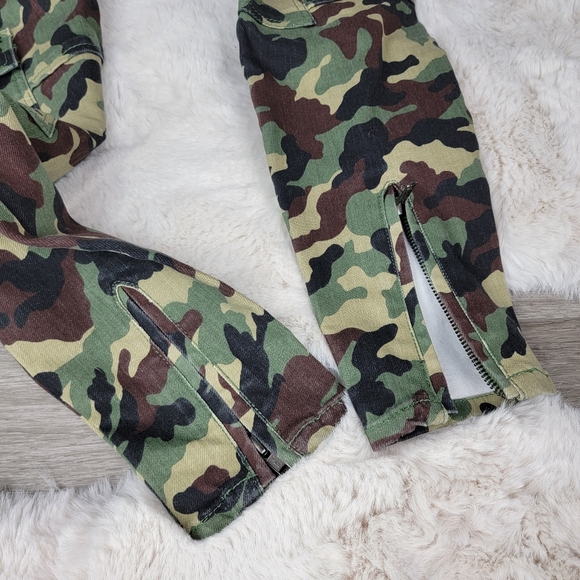 Blue Revival Teddy Cargo Skinny Ankle Camo pants - Picture 10 of 16